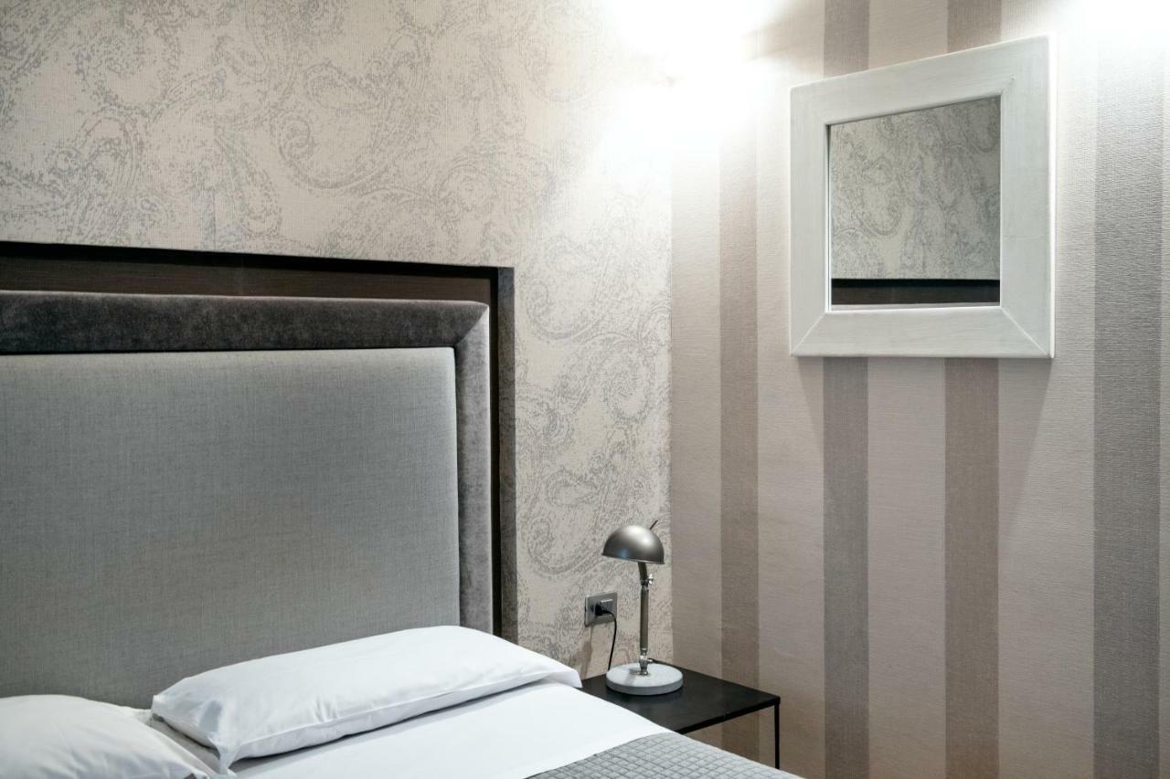 Hotel Salus Пескара Екстер'єр фото